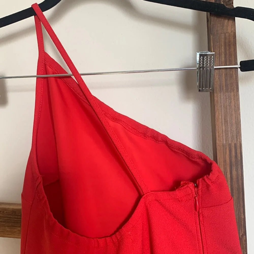 VIRAL Abercrombie & Fitch Asymmetrical One Shoulder Maxi Dress